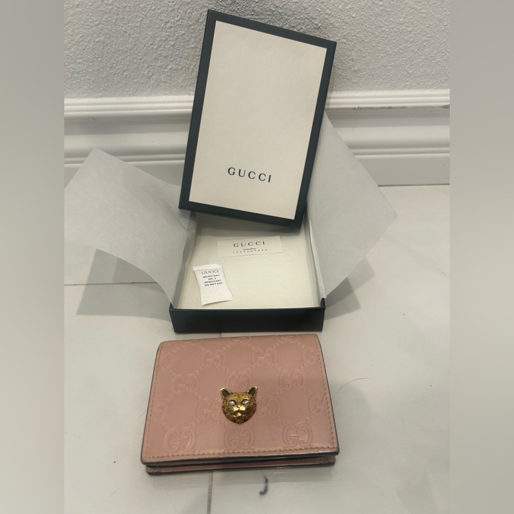 Gucci Cat Crystal Pink Embossed Compact Wallet - Picture 2 of 12